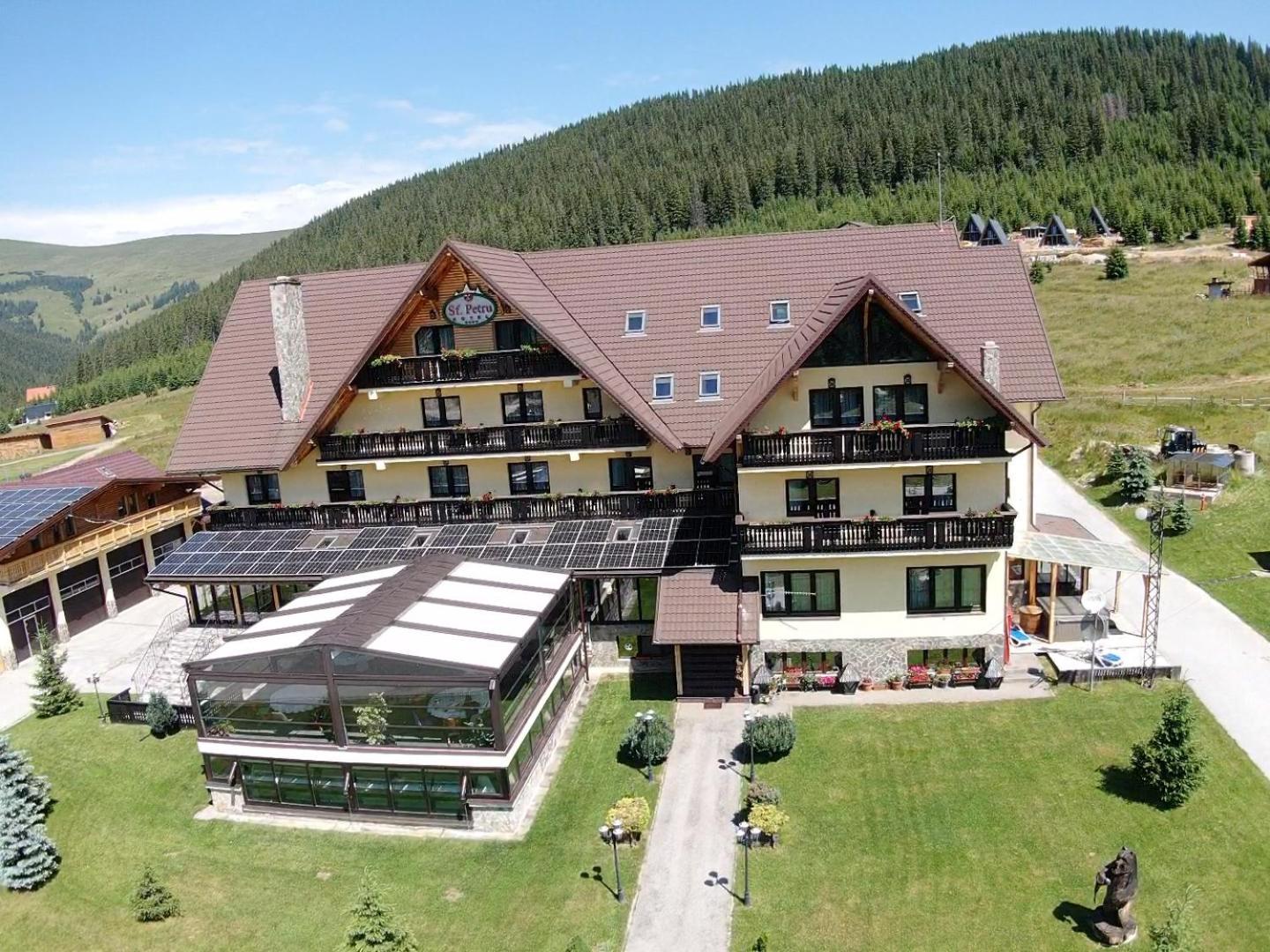 Hotel Sf. Petru Tău Bistra Exterior foto