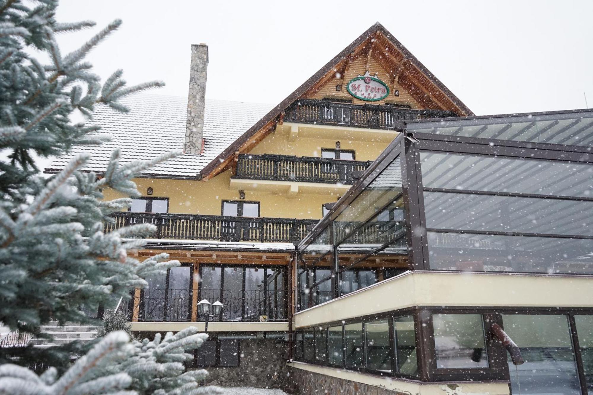 Hotel Sf. Petru Tău Bistra Exterior foto