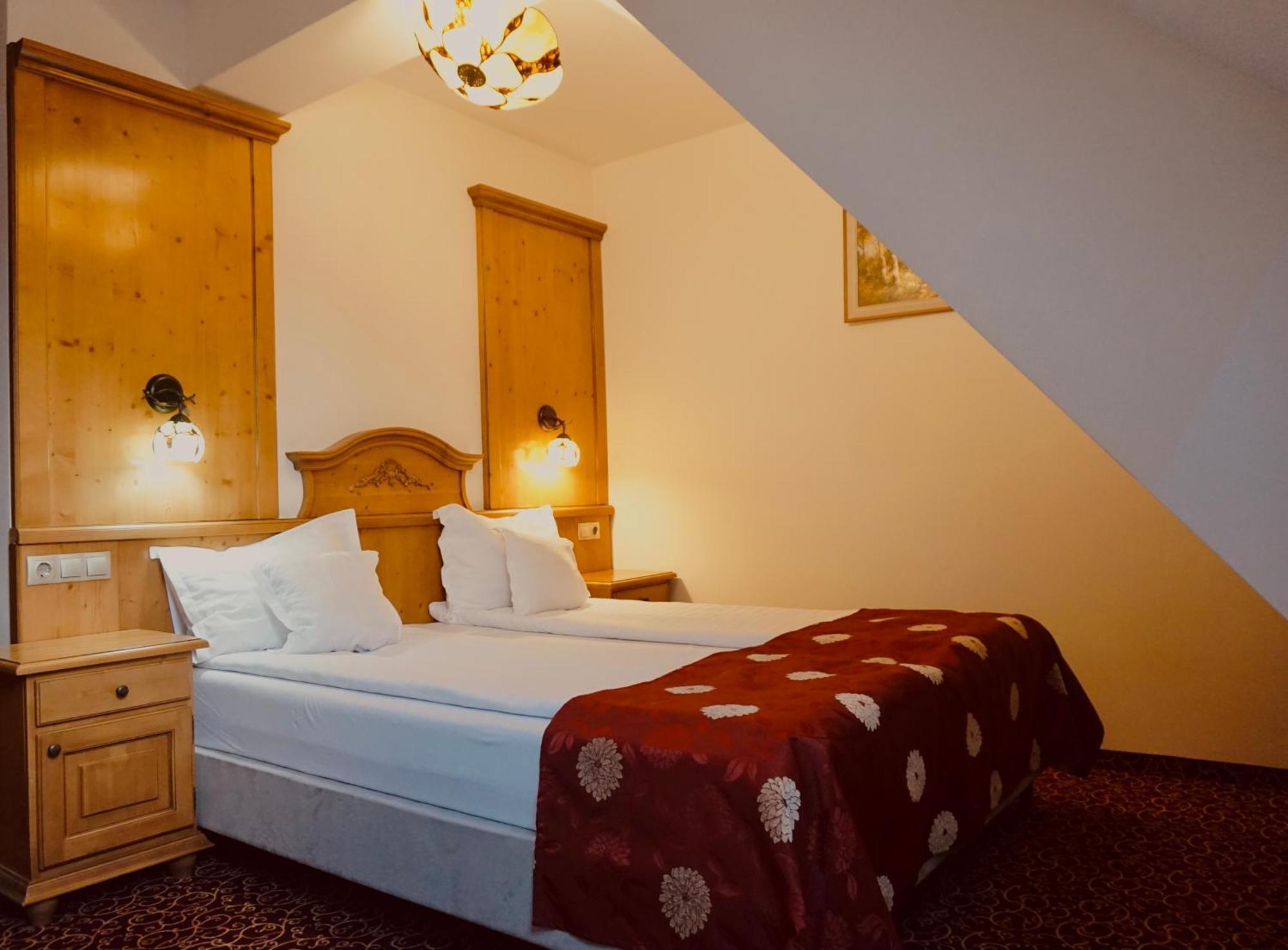 Hotel Sf. Petru Tău Bistra Exterior foto