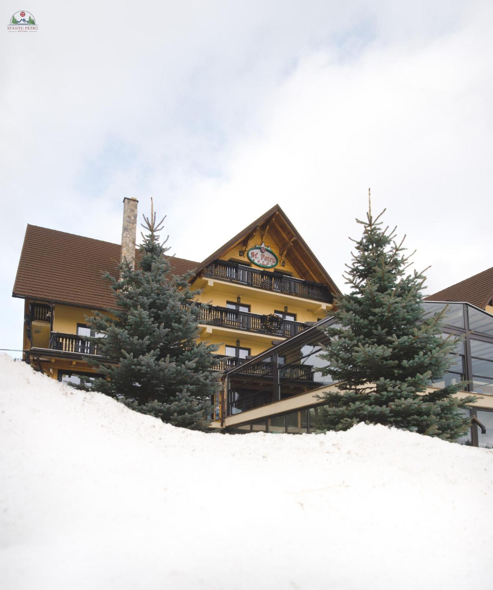 Hotel Sf. Petru Tău Bistra Exterior foto