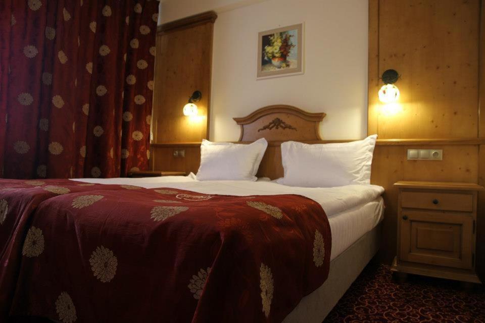 Hotel Sf. Petru Tău Bistra Cameră foto