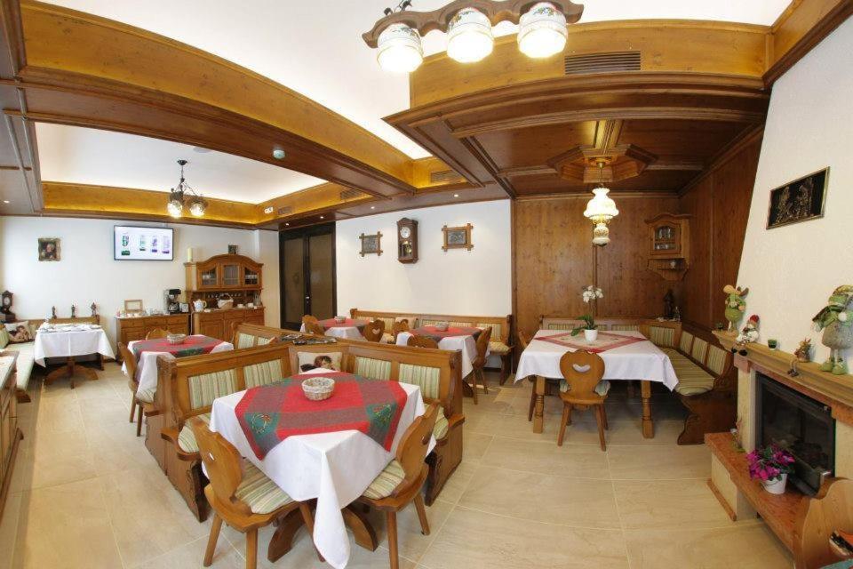 Hotel Sf. Petru Tău Bistra Exterior foto