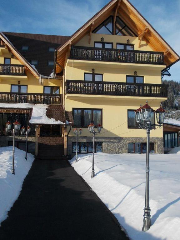Hotel Sf. Petru Tău Bistra Exterior foto